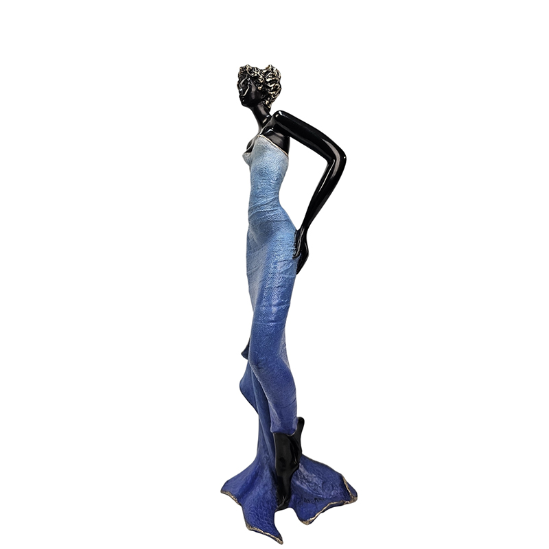 Petite dame au fourreau – Image 2